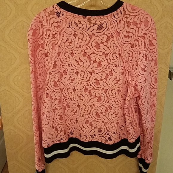 Lace top - Picture 2 of 3